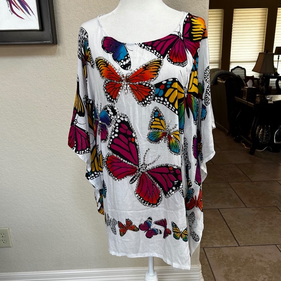 Kaftan Tunic Beach Cover Up with Beautiful Butterflies. NWOT